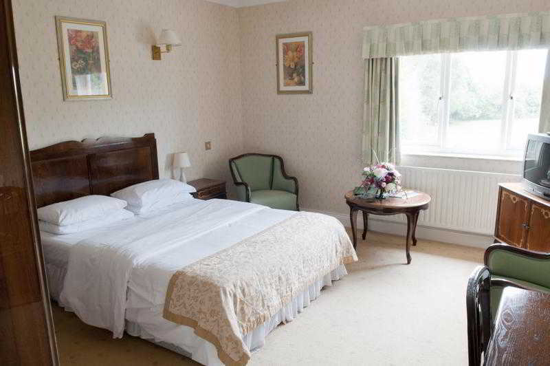 Hadlow Manor Exterior photo