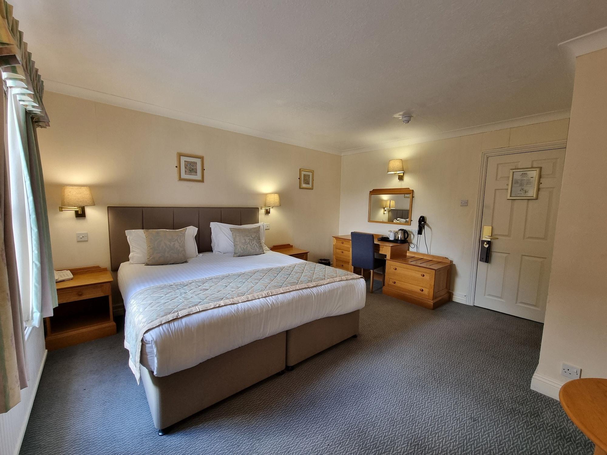 Hadlow Manor Exterior photo