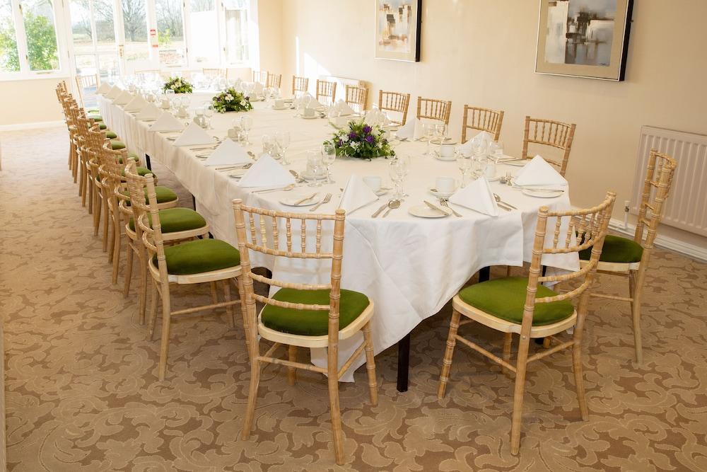 Hadlow Manor Exterior photo