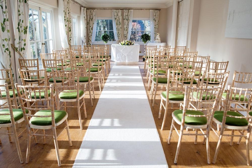 Hadlow Manor Exterior photo