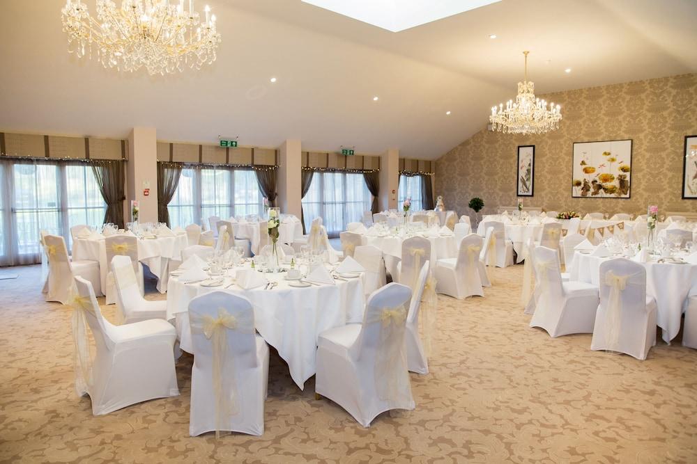 Hadlow Manor Exterior photo