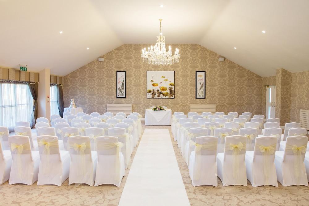 Hadlow Manor Exterior photo