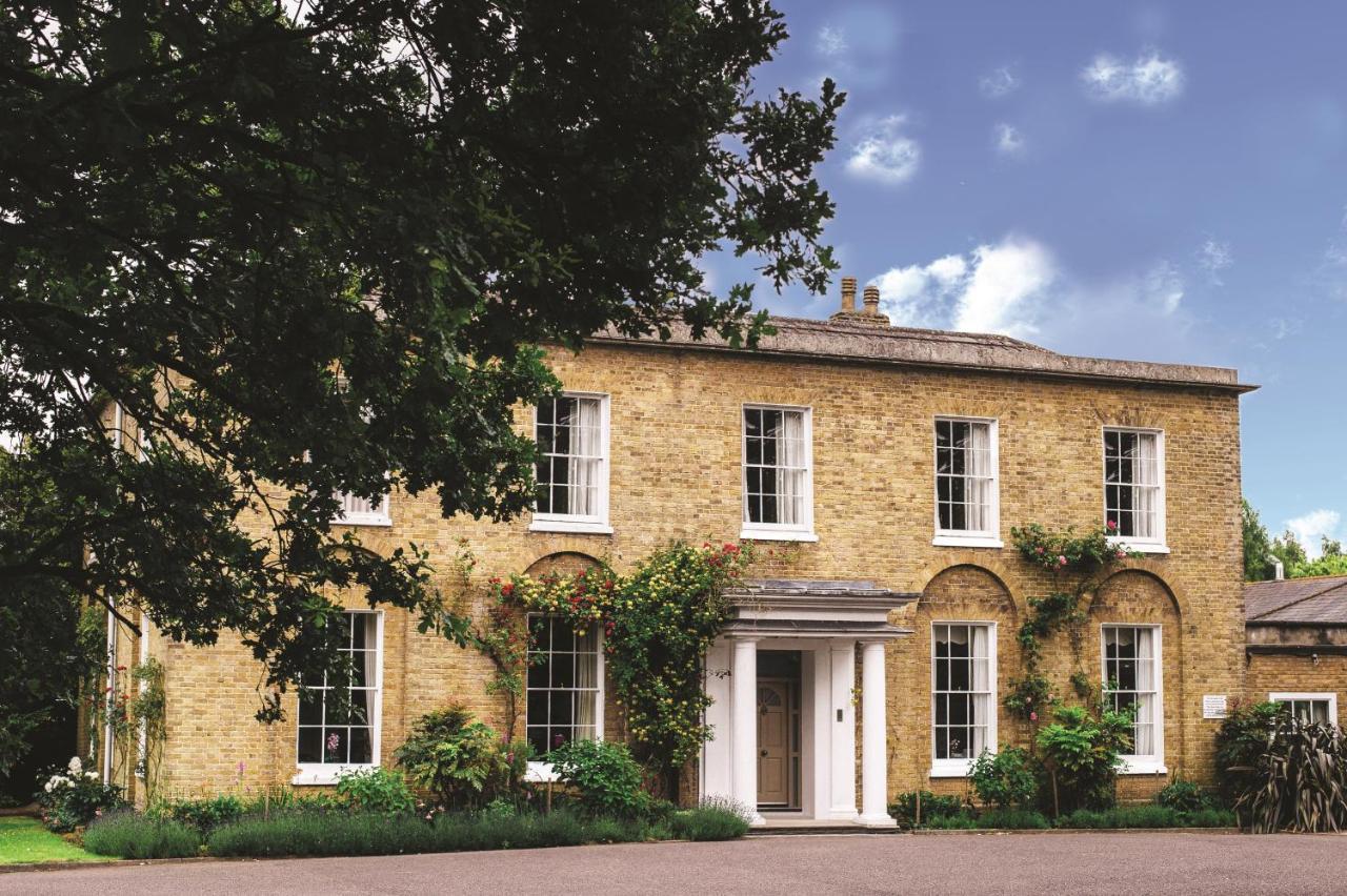 Hadlow Manor Exterior photo